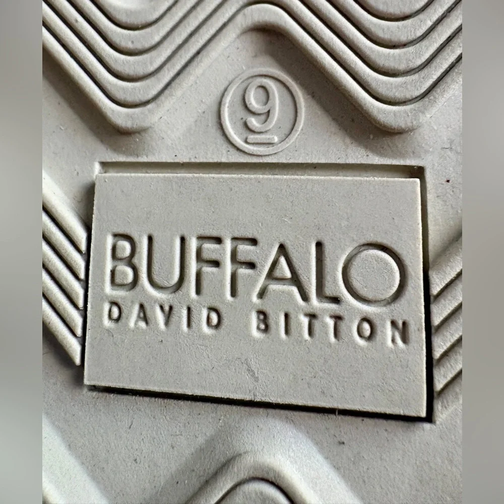NEW w/o Tags Buffalo David Bitton Metcalf Brown Chukka Boot Men's Size 9